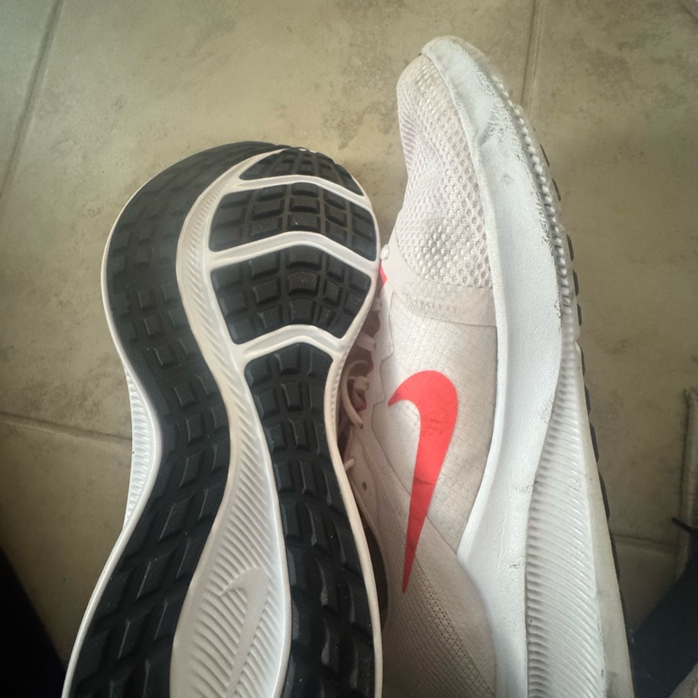 Nike Women's White and Red Athletic Shoes - Picture 2 of 3